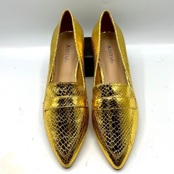 JUSTFAB   gold flat shoes size 10 in excellent condition. - Picture 4 of 9